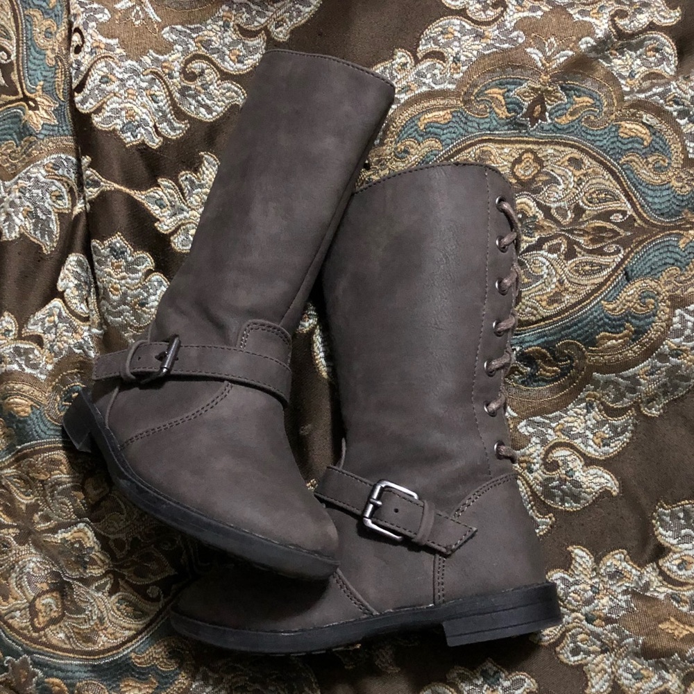 Children’s place boots. Size 7